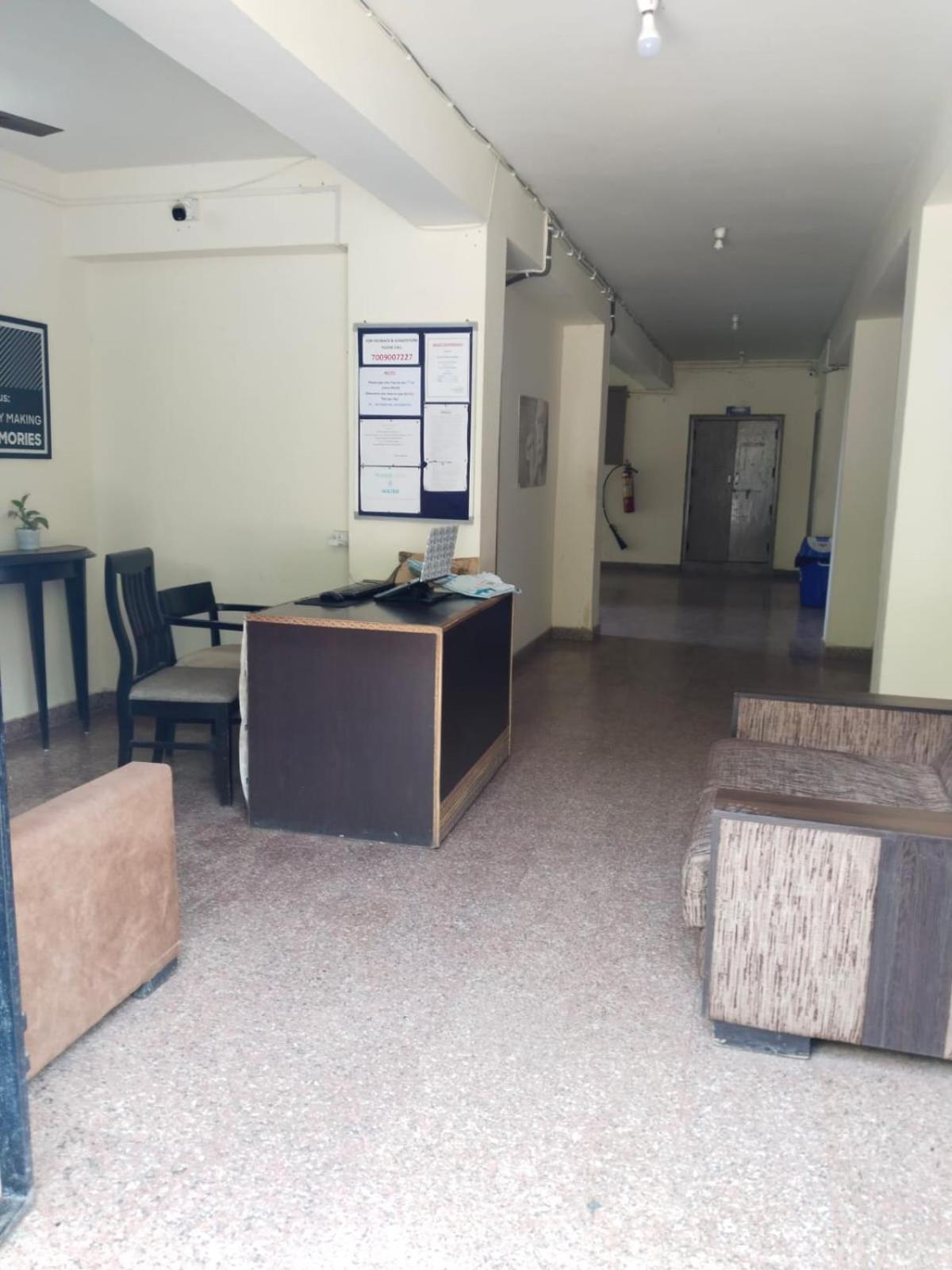 Abuzz Oxfordcaps Chanakya Hostel Solan Extérieur photo