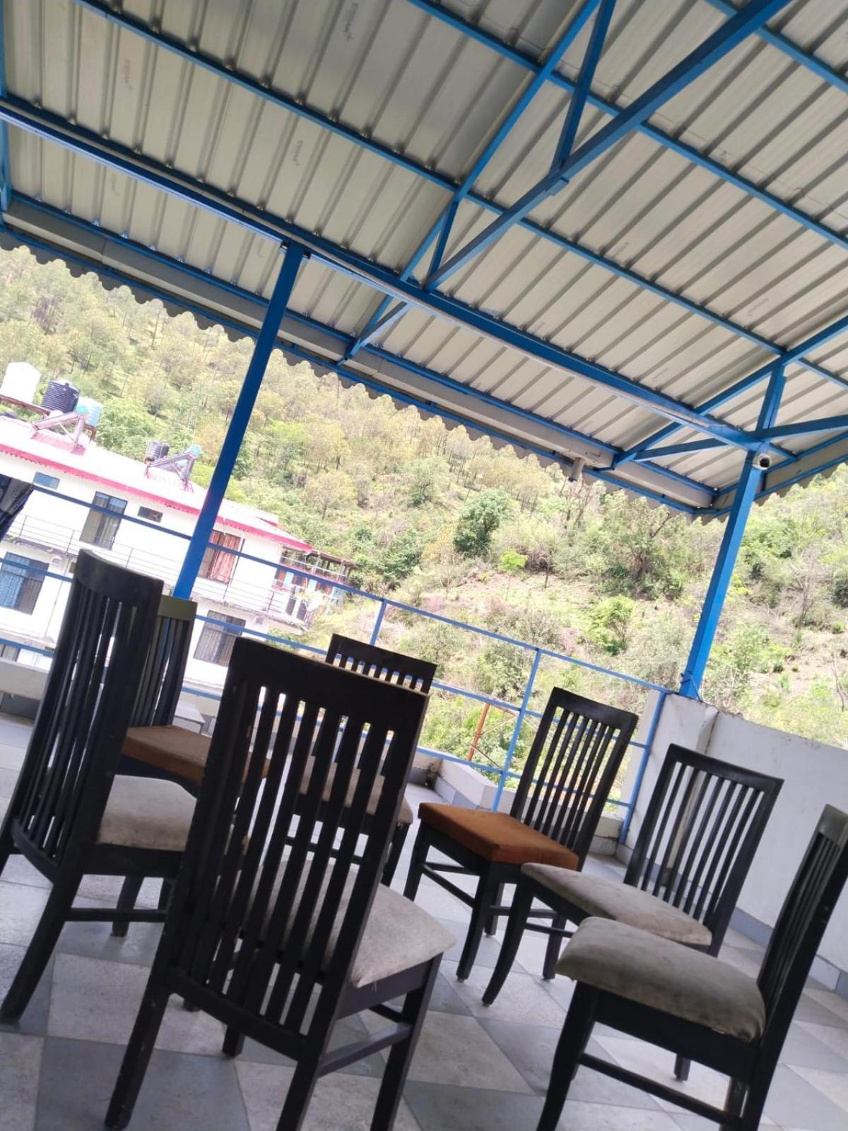 Abuzz Oxfordcaps Chanakya Hostel Solan Extérieur photo